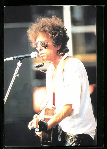AK Der Musiker Bob Dylan mit Sonnenbrille und Gitarre