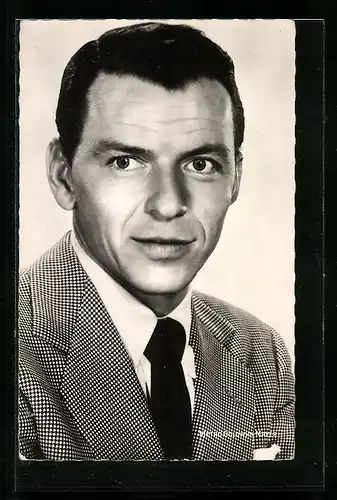 AK Schauspieler Frank Sinatra im kleinkarierten Sakko