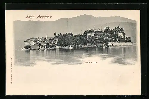 AK Isola Bella /Lago Maggiore, Ortsansicht mit Bergkulisse