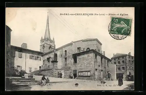 AK St-Pal-en-Chalencon, Place et Eglise