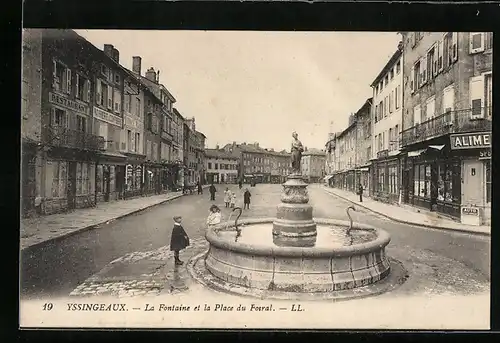 AK Yssingeaux, La Fontaine et la Place du Foiral, Groupe d`enfants