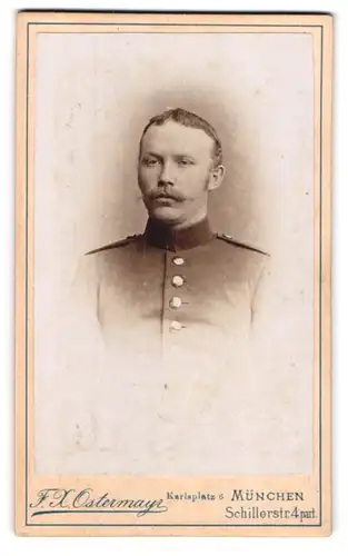 Fotografie F. X. Ostermayr, München, Schillerstrasse 4, Soldat in Uniform