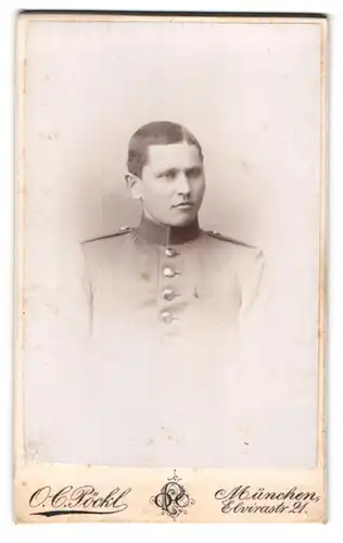 Fotografie O. C. Pöckl, München, Elvirastrasse 21, Junger Soldat in Uniform