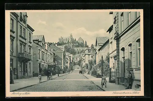 AK Marburg / Lahn, Kasernenstrasse mit Blick zum Schloss