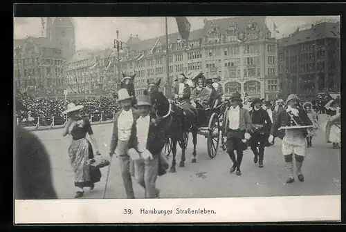 AK Hamburg, Festzug zur Jahrhundertfeier März 1913, Volksfest, 39. Hamburger Strassenleben, unterwegs in einer Kutsche