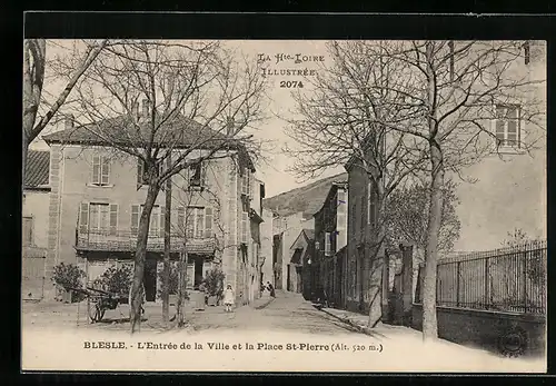 AK Blesle, Haute-Loire, L`Entrée de la Ville et la Place St-Pierre