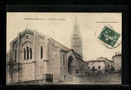 AK Dunières, L`Eglise et la Place