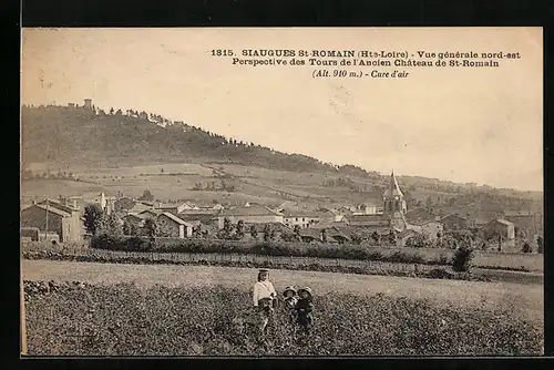 AK Saugues-St-Romain, Vue generale nord-est Perspective des Tours de l`Ancien Chateau de St-Romain