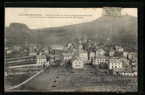 AK St-Julien-Chapteuil, Toits en lauzes, sur fond de trachytes de basaltes, Panorama