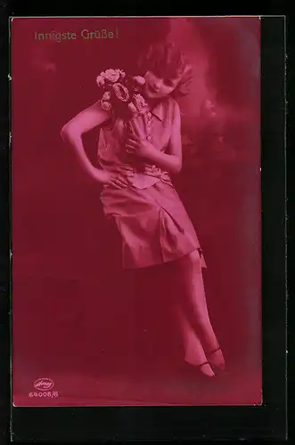 Foto-AK Amag Nr. 64006 /6: Hübsche junge Frau in kurzem Rock