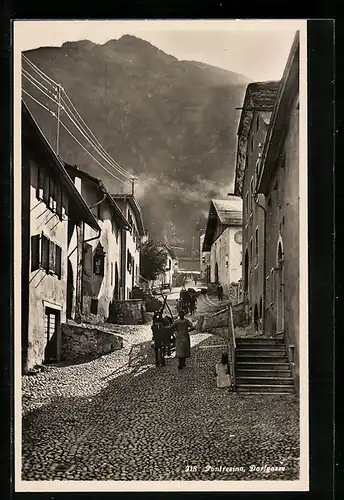 AK Pontresina, Pferdewagen in der Dorfgasse