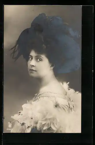 Foto-AK RPH Nr. 2136 /1: Dame mit Hut