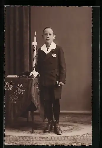 Foto-AK Junge mit Kerze zur Kommunion