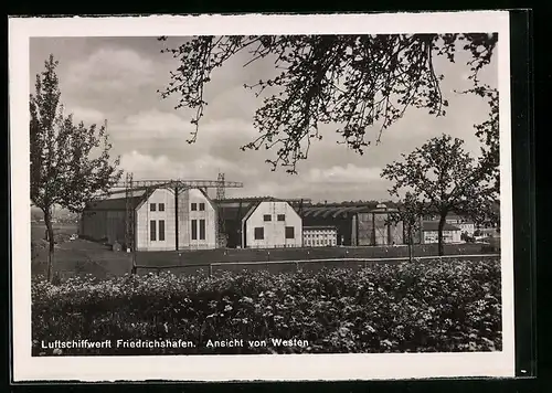 AK Friedrichshafen, Die Luftschiffwerft von Westen gesehen