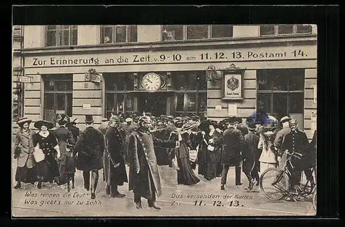 AK Strassenszene mit Besuchermassen und Polizisten vor einem Postamt, Datum: 11.12.13, Zeit: 9-10 Uhr