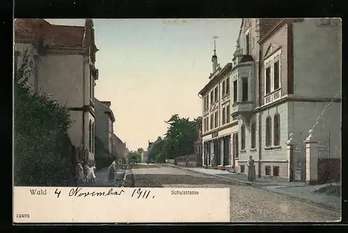 AK Wald, Schulstrasse mit Strassenfegerinnen