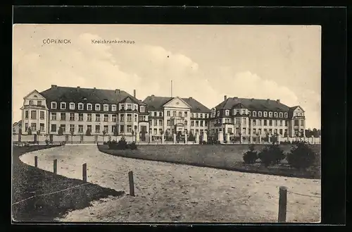 AK Berlin-Köpenick, Kreiskrankenhaus mit Zufahrt und Anlage