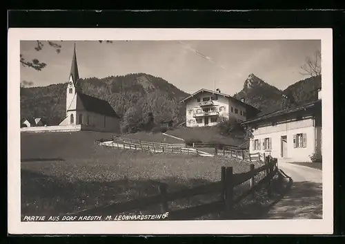 AK Dorf Kreuth, Ortspartie mit Kirche und Leonhardstein