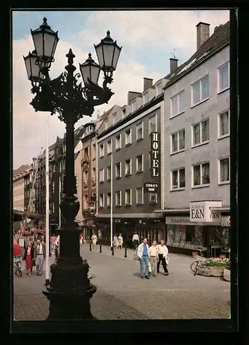 AK Kiel, auf der Strasse vor dem Hotel Erkenhof