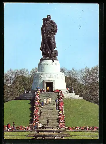 AK Berlin, das Sowjetische Ehrenmal im Treptower Park