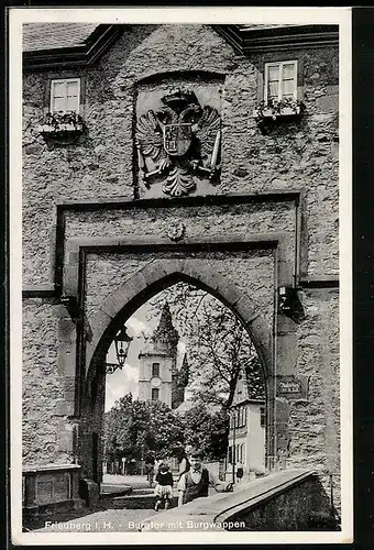 AK Friedberg i. H., Burgtor mit Burgwappen