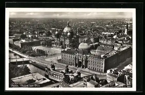 AK Berlin, Schloss und Dom aus der Vogelschau