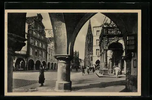 AK Münster i. W., Rathausbogen mit Blick zur Lamberti-Kirche