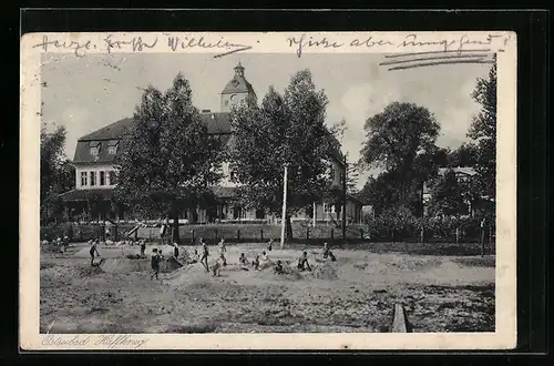 AK Ostseebad Haffkrug, Kinder spielen am Strand