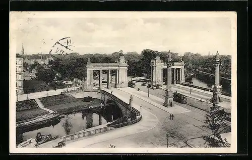 AK Berlin, Charlottenburger Brücke mit Strassenbahn