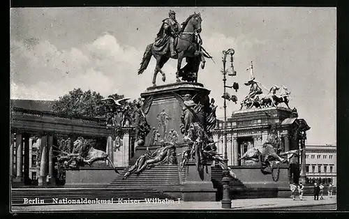 AK Berlin, am Nationaldenkmal Kaiser Wilhelm I.