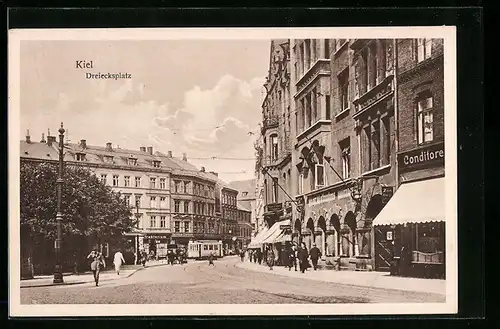 AK Kiel, Dreiecksplatz mit Strassenbahn