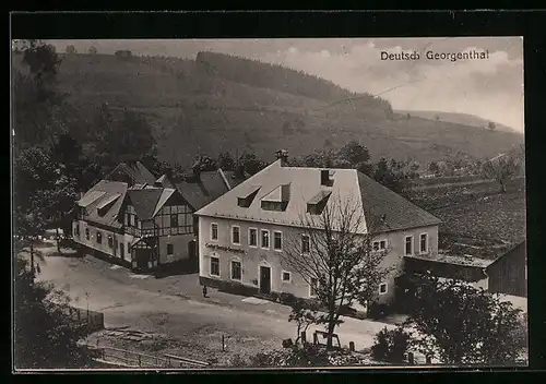 AK Deutsch Georgenthal, Gasthof und Nachbargebäude aus der Vogelschau