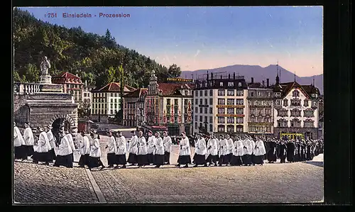 AK Einsiedeln, Prozession, Gläubige im Ort