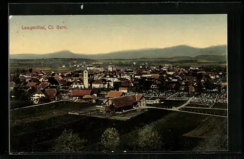 AK Langenthal, Ortsansicht mit Feldern und Bergpanorama
