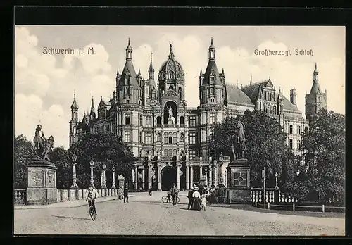 AK Schwerin i. M., vor dem Schloss