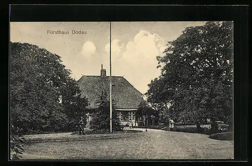 AK Dodau, vor dem Forsthaus