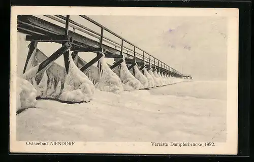 AK Ostseebad Niendorf, die vereiste Dampferbrücke 1922, Unwetter