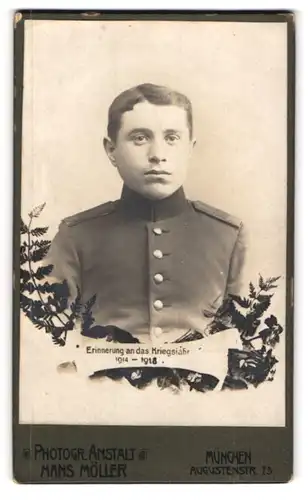 Fotografie Hans Möller, München, Augustenstrasse 75, Junger Soldat in Uniform