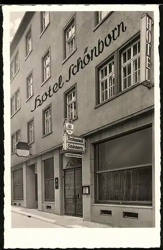 AK Würzburg, Eingangstor zum Hotel Schönborn, Herzogenstrasse 2 Stadtmitte