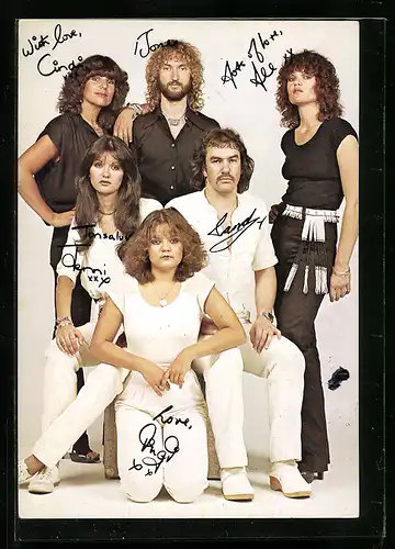 AK Musiker Clout, in schwarzen und weissen Klamotten