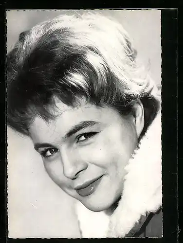 AK Musikerin Conny Froboess von der Seite