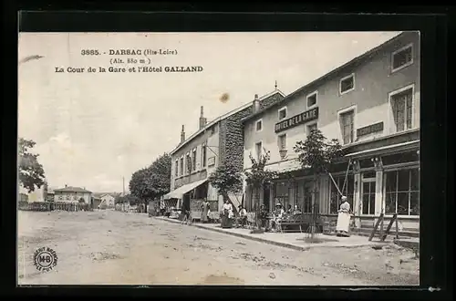 AK Darsac, La Cour de la Gare et l`Hôtel Galland