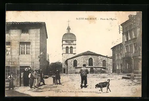 AK Saint Just Malmont, Place de l`Église, Gens sur la Place