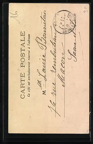 AK Brioude, Place du Mazel, une foule sur un marché