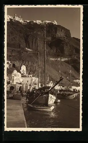 AK Santorin, Le Port et vue de Phira