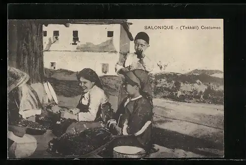 AK Salonique, Costumes, Griechen in Tracht