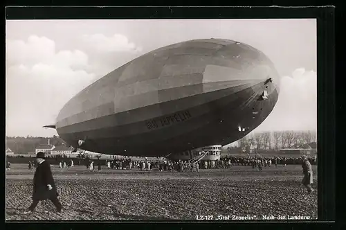AK Luftschiff 127 Graf Zeppelin nach der Landung