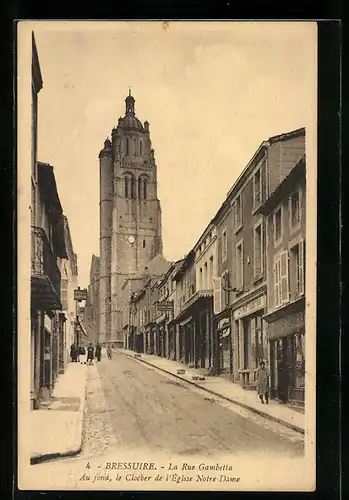 AK Bressuire, La Rue Gambetta, au fond le Clocher de l`Eglise Notre-Dame