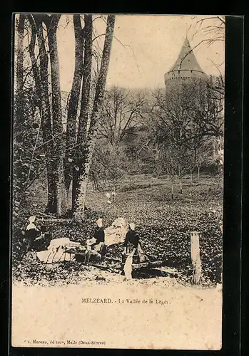 AK Melzéard, la vallée de la Légére, Frauen in Trachten