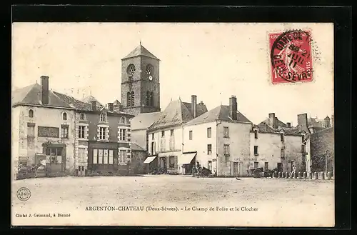 AK Argenton-Chateau, Le Champ de Foire et le Clocher